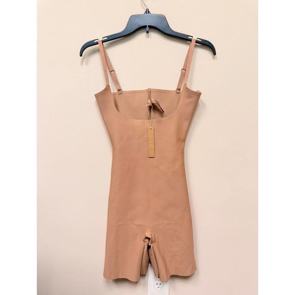 SKIMS BODY CS Back Smoothing Open Bust Mid Thigh Bodysuit- Sienna Sz L NWT #1947